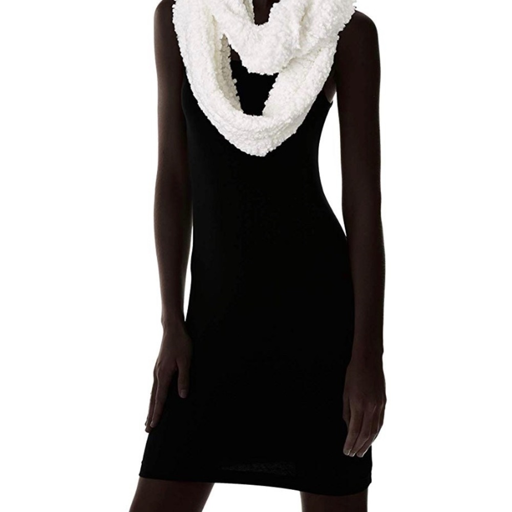 Infinity loop Scarf - Picture 2 of 3